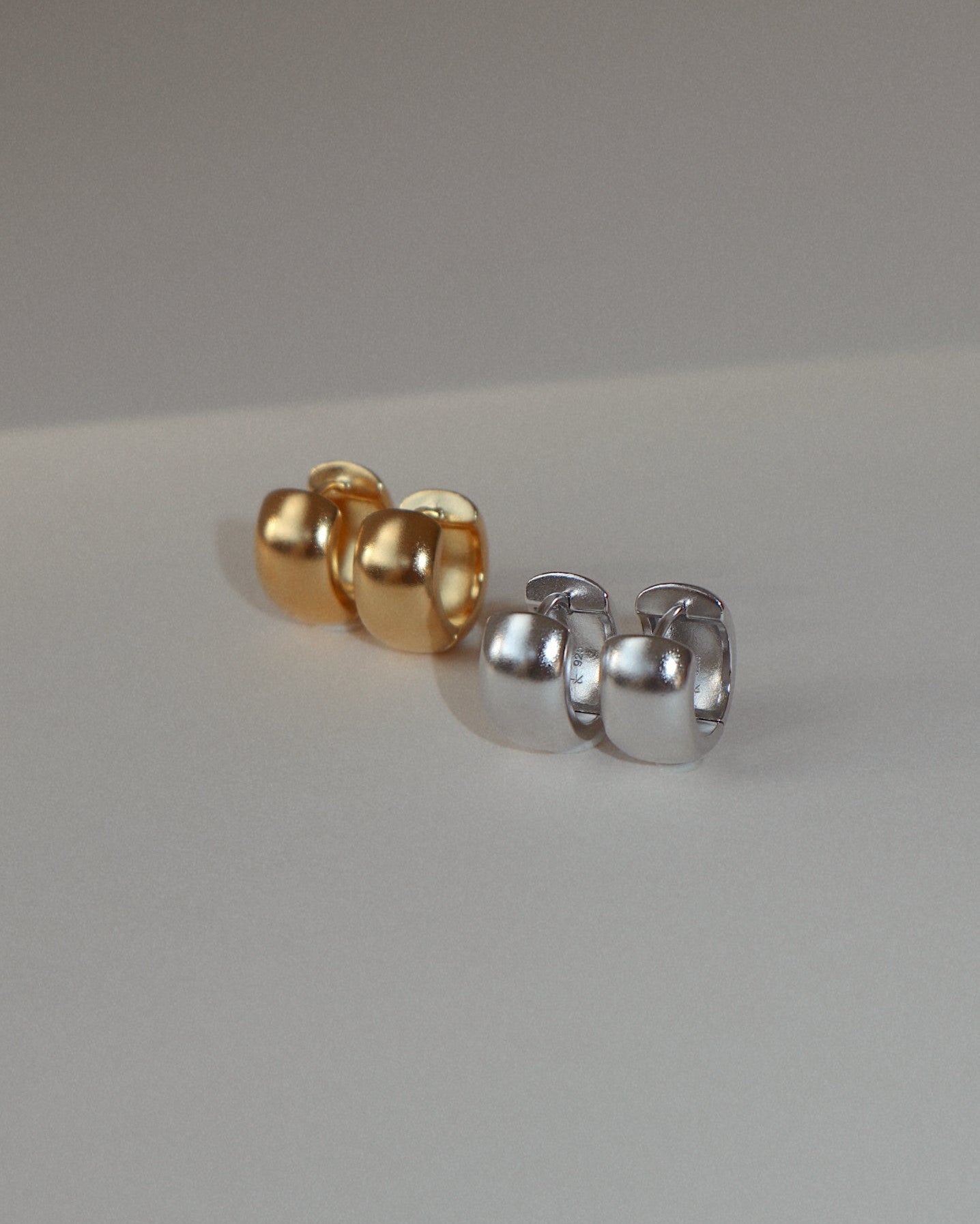 'Darcy' Cuff Huggies